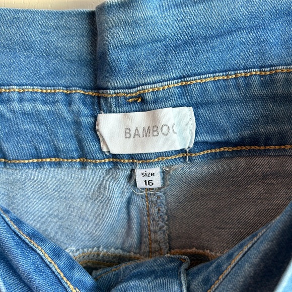Bamboo brand blue jean shorts - Picture 3 of 4